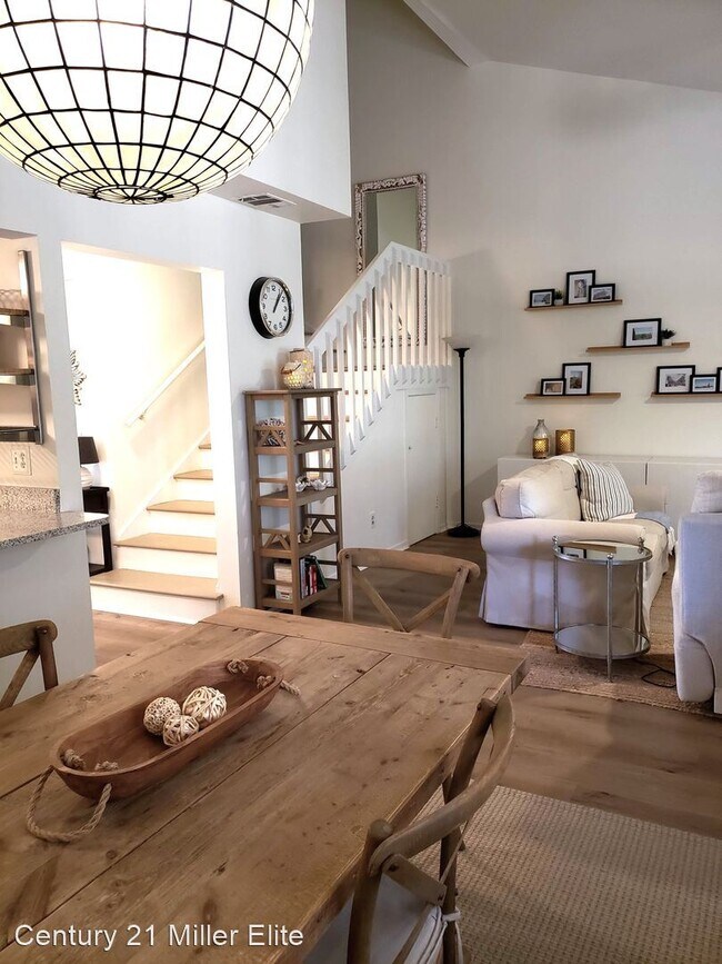 Foto del edificio - 2 br, 2 bath House - 2751 W 5TH ST UNIT EAST