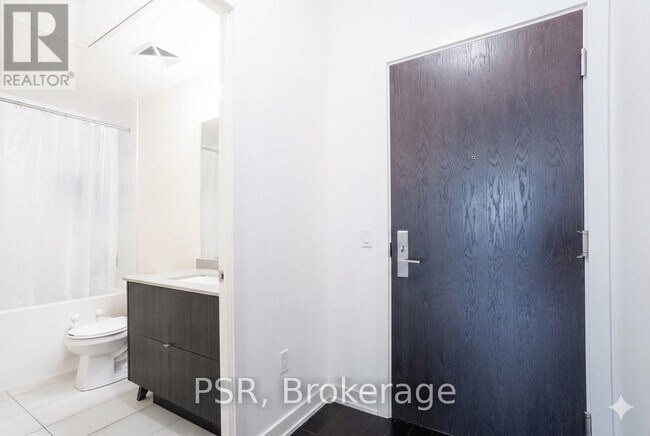 Photo du bâtiment - 330 Richmond St W