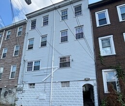 Building Photo - 3037 Pulawski Wy
