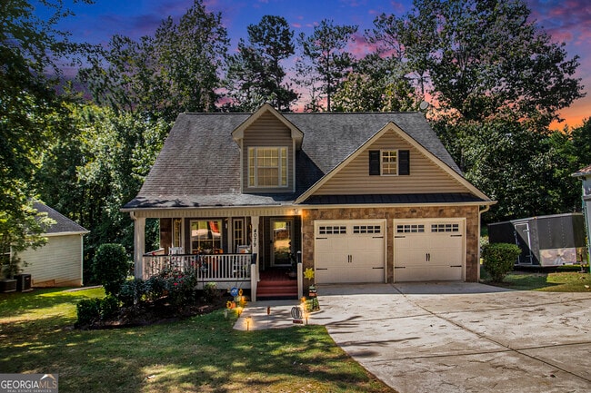 Building Photo - 4079 Essex Dr