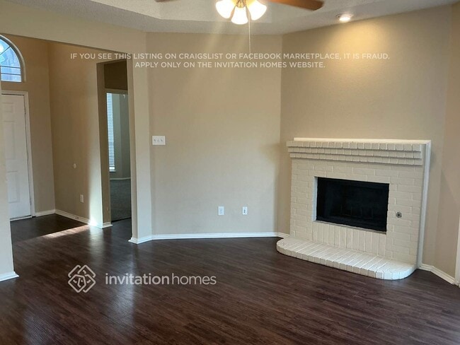 Foto del edificio - 2012 Creek Royal Dr