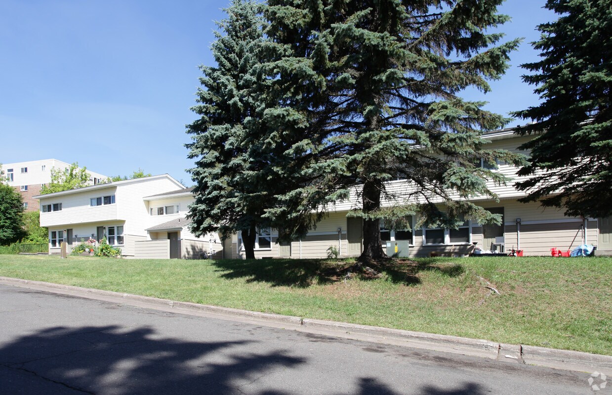 Foto del edificio - Windwood Townhomes