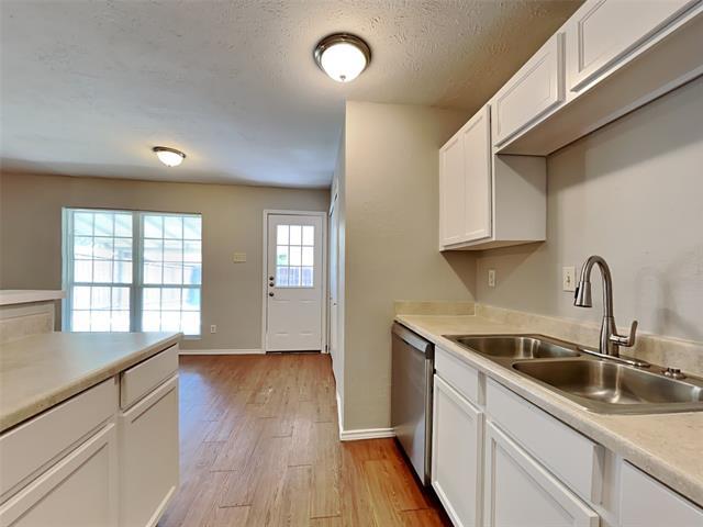 Foto del edificio - 5221 Norris Dr