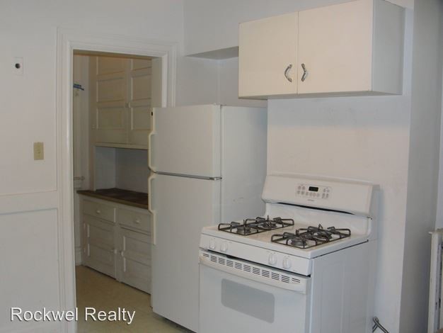 Building Photo - 5542 Fair Oaks St