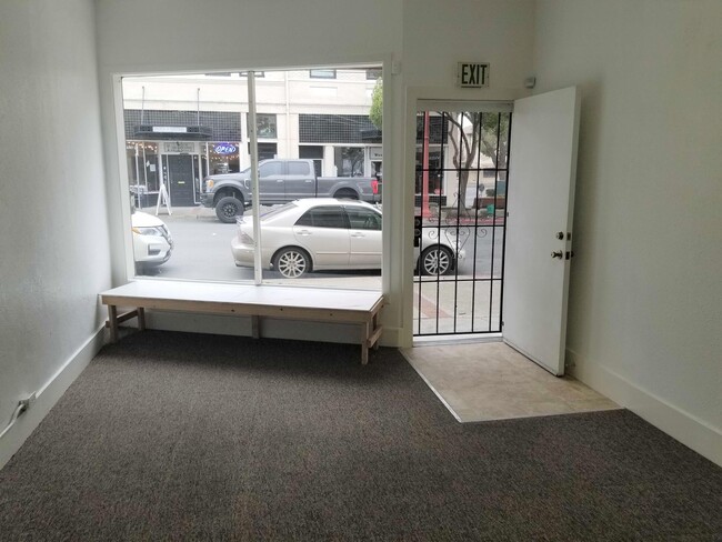 Foto del edificio - 620 W 2nd St