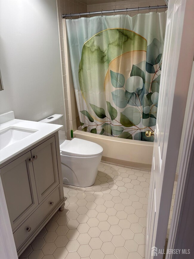 Building Photo - 420 Stratford Pl