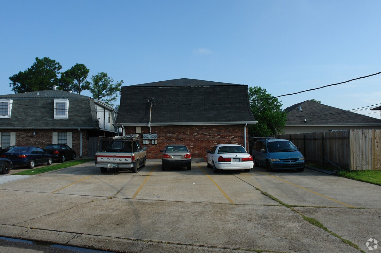 Primary Photo - 4829 Yale St
