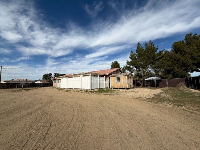 Foto del edificio - 15006 Tuscola Rd