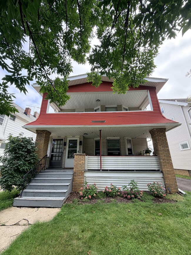 Building Photo - 2035 Richland Ave