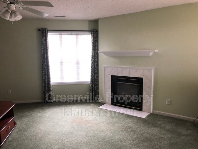 Building Photo - 3302 Mulberry Ln