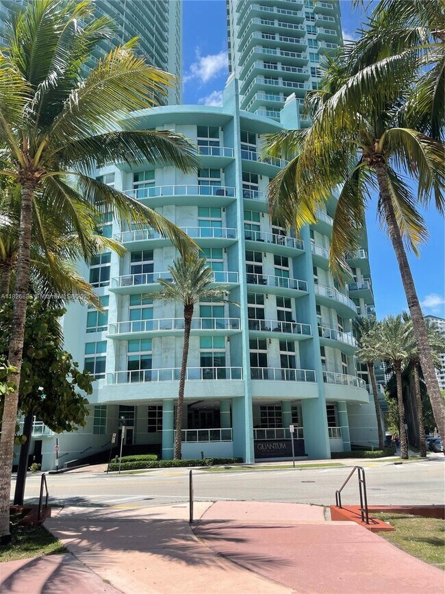 Building Photo - 1900 N Bayshore Dr