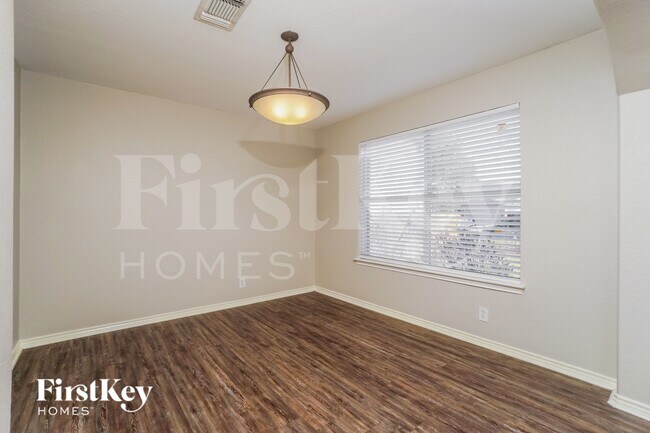 Foto del edificio - 6911 Autumn View