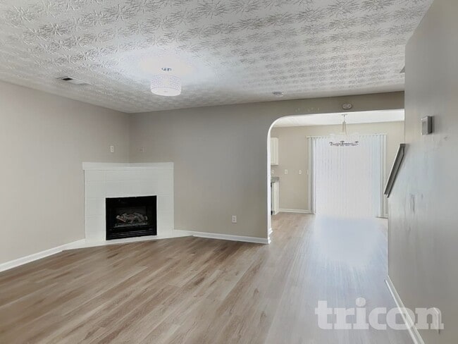 Building Photo - 1740 Formosa Ln