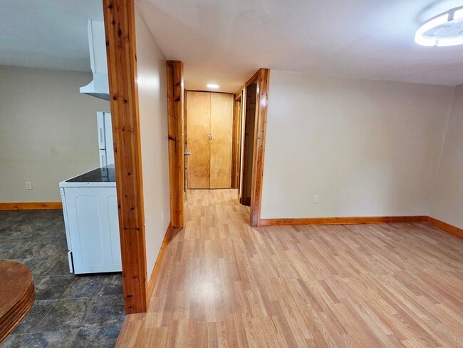 Building Photo - 37 Pleasant St