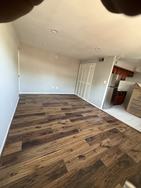 Building Photo - 4132 Longshore Ave