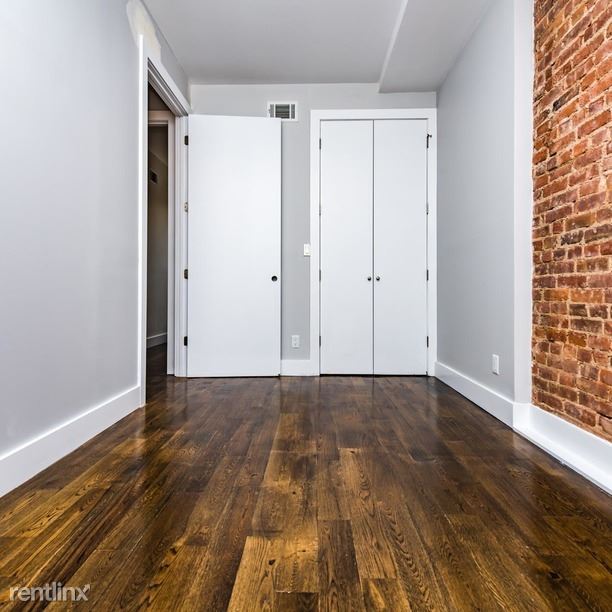 Foto del edificio - 1381 Madison St