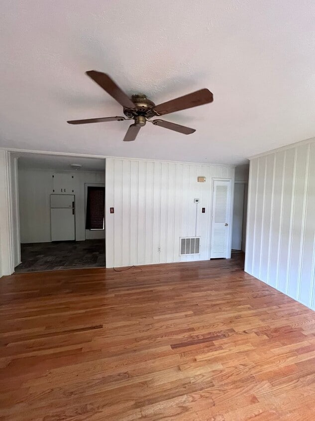 Primary Photo - Elm Avenue (13001), Laurinburg, NC 28352