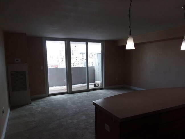 Foto del edificio - 601 W 11th Ave