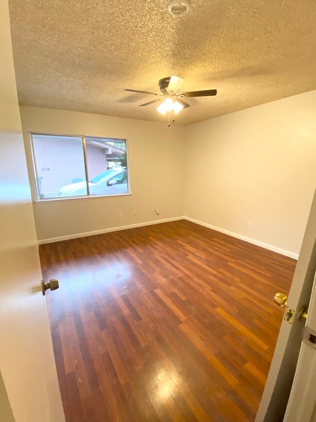 Building Photo - 1726 S Tuxedo Ave