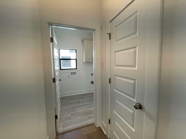 Building Photo - Stunning New Construction Home In Central