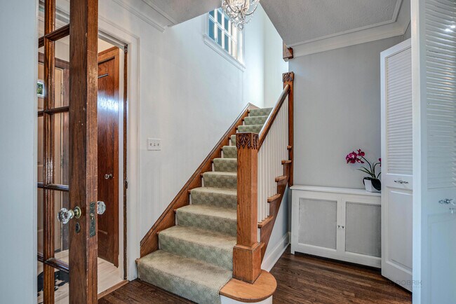 Foto del edificio - 662 Greenview Pl