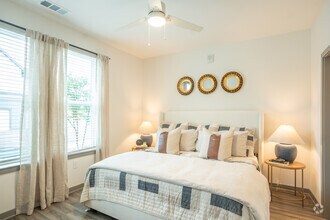 2BR, 2BA - 1,122SF - Bedroom - Colina WeHo