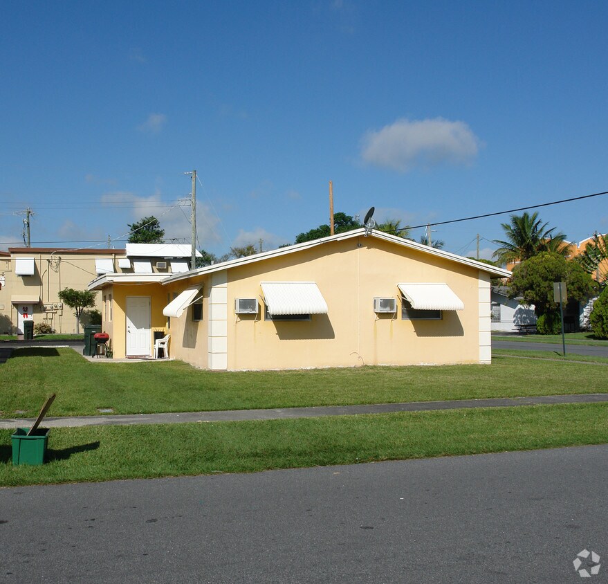 133137 NE 1st Ct, Dania Beach, FL 33004 Apartments in Dania Beach