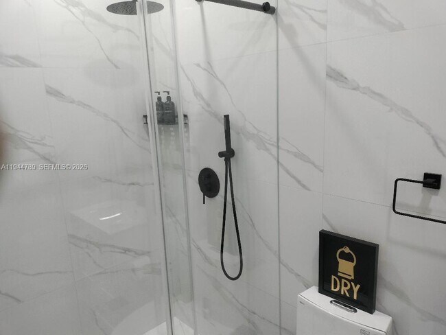 Building Photo - 1130 NE 201st Terrace