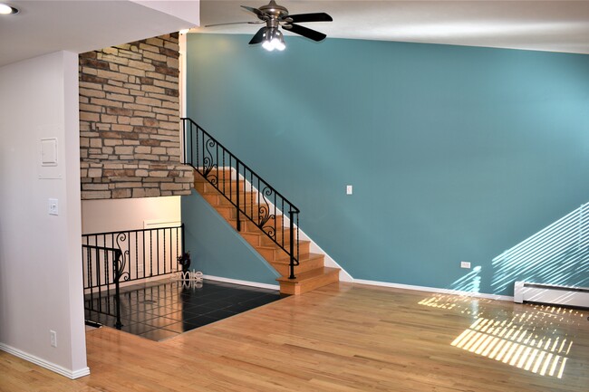 Building Photo - 12820 Willow Ln