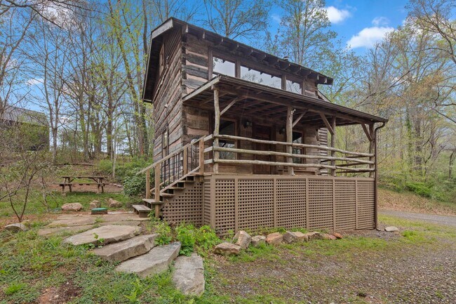 Foto del edificio - Sovereign Oaks Cabin