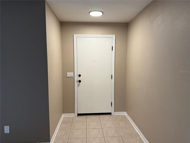 Foto del edificio - 21300 Washburn Ave