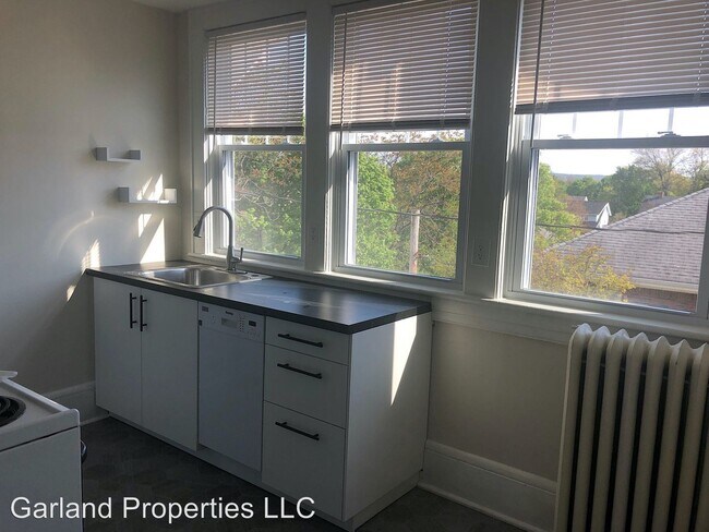 Foto del edificio - 2058 Memorial Ave SW