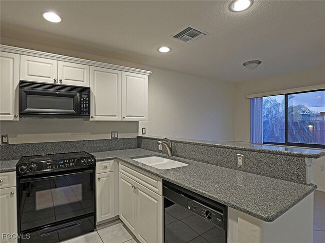 Foto del edificio - 5264 Cedarbend Dr