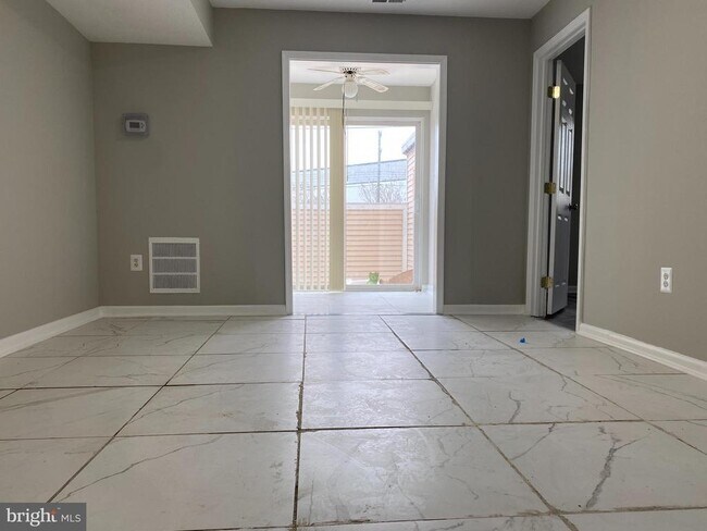 Building Photo - 7191 Cypress Ct