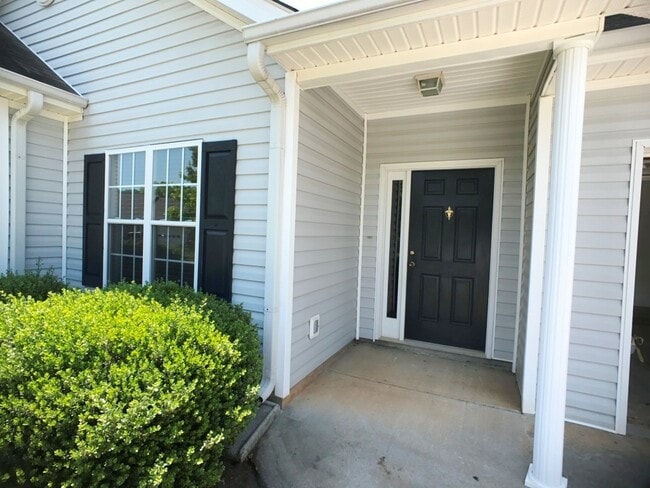 Building Photo - Ranch Home - Open Floor Plan