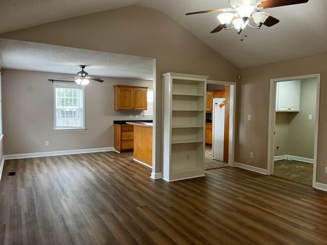 Building Photo - Beautiful Home in Hunters Ridge New Bern