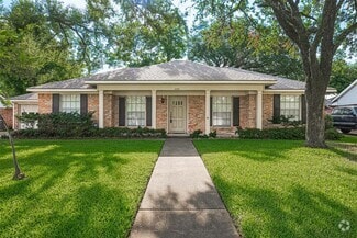 Building Photo - 2530 Bandelier Dr