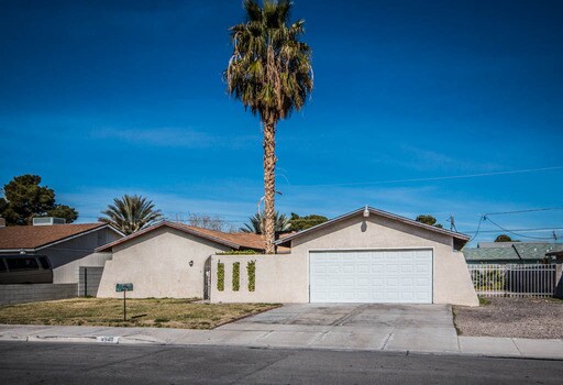 Primary Photo - 4940 Arizona Ave