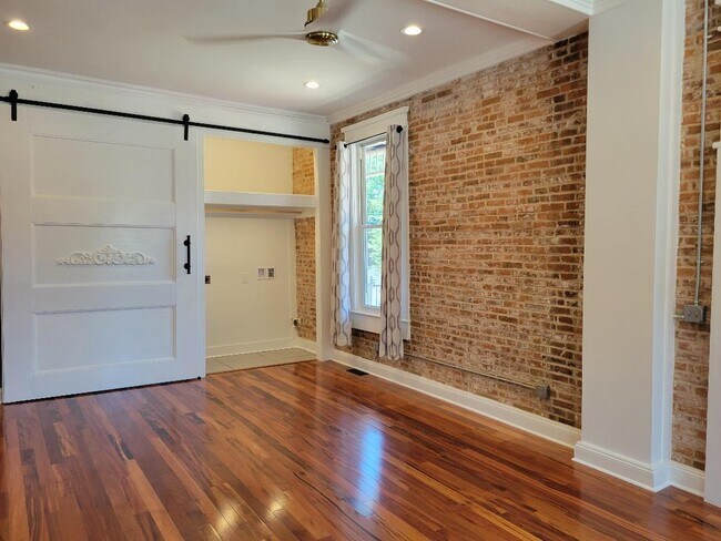 Laundry In Unit - 1301 Sidney St