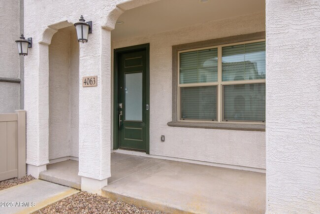 Building Photo - 4063 E Amoroso Dr