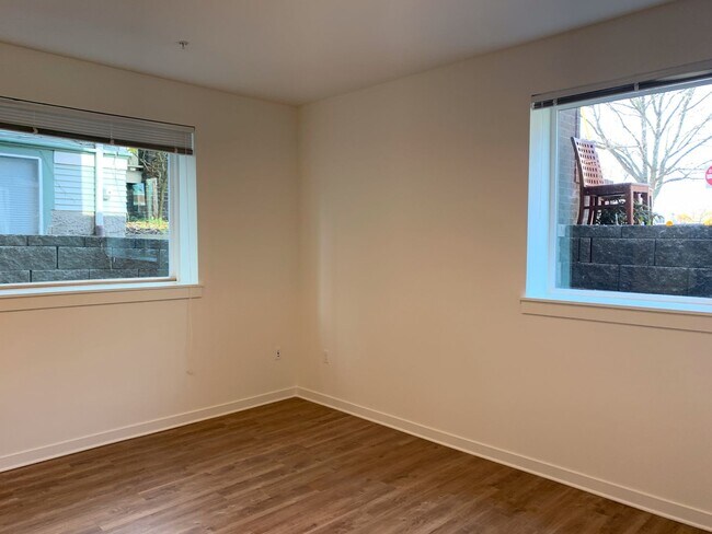 Building Photo - Modern One-Bedroom in the Heart of Wallingford!!!