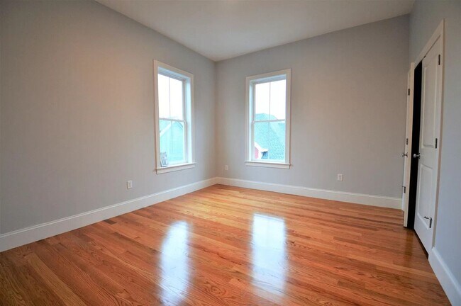 Building Photo - NO BROKER FEE!!  CENTRAL AIR!  RECENT RENOVATION IN BRIGHTON CENTER!