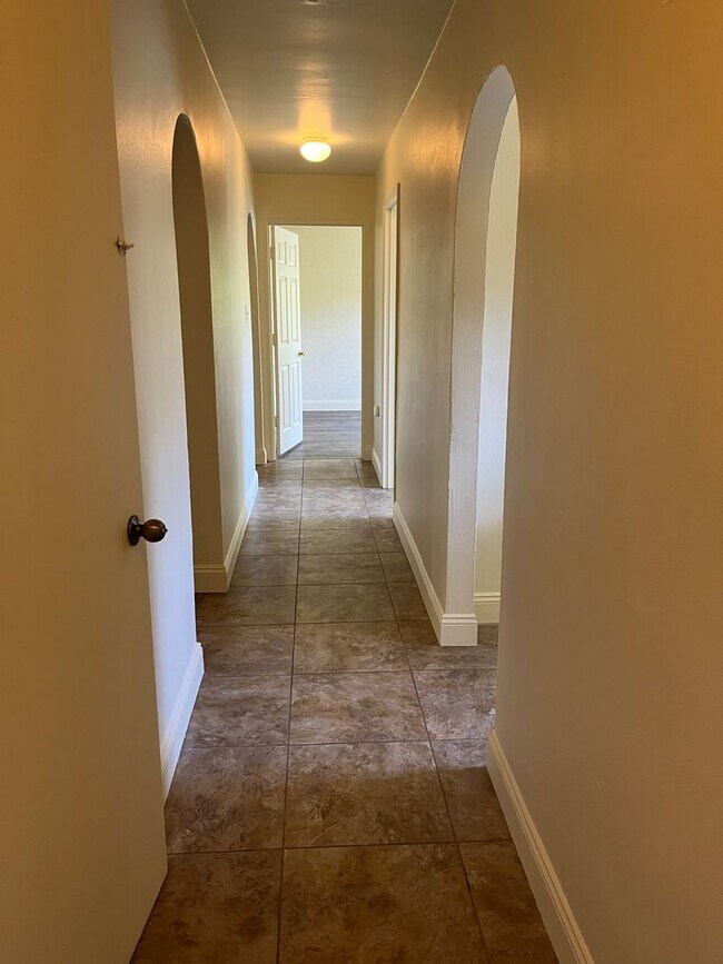 Photo - 414 E Lincoln Ave Apartment