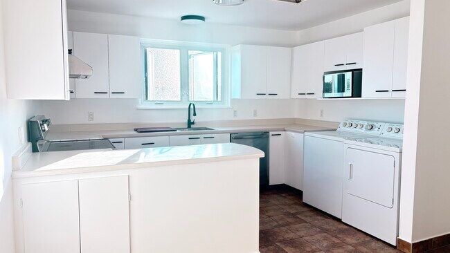 Photo du bâtiment - 330 Rue Louise-Lamy