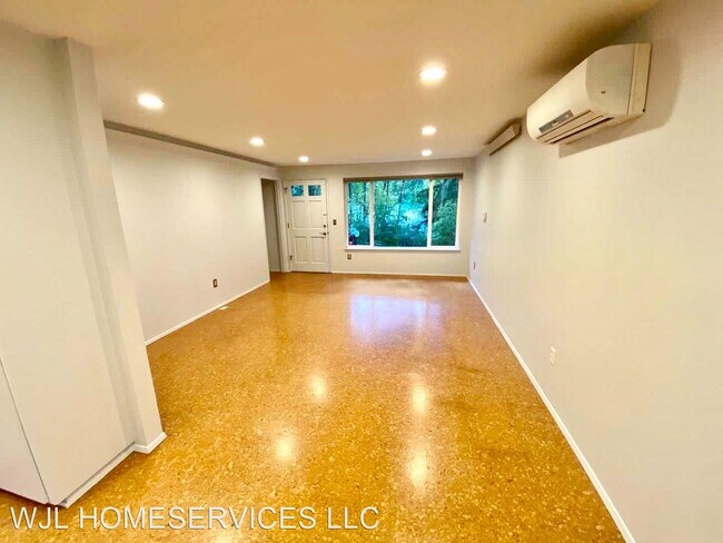 Foto del edificio - 2 br, 1 bath House - 1608 NE 199 Ct
