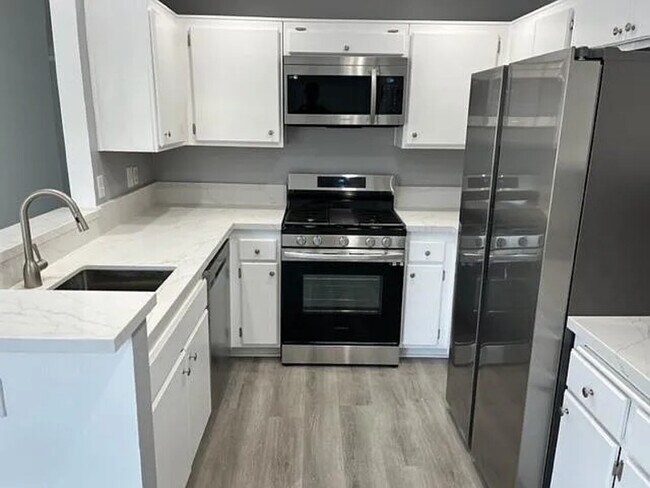 Foto del edificio - 7720 Riverdale Wy