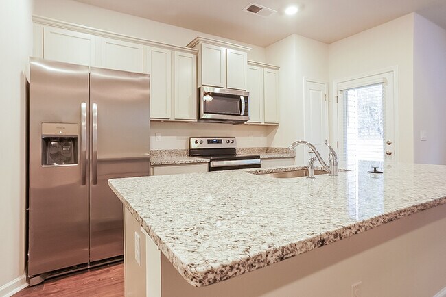 Foto del edificio - 2176 River Park Ct