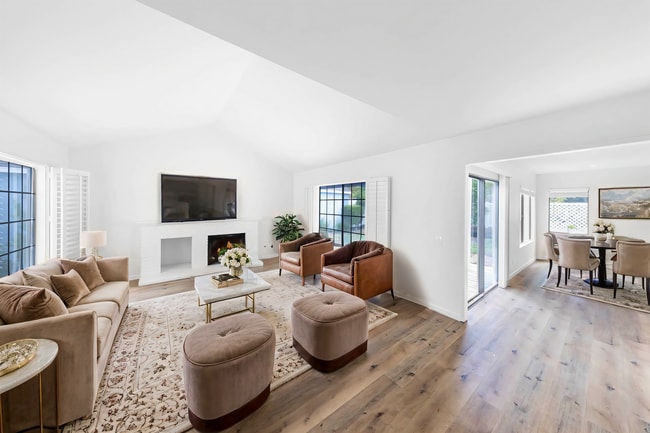 Foto del edificio - 3 Bedroom home located in the sought-after...