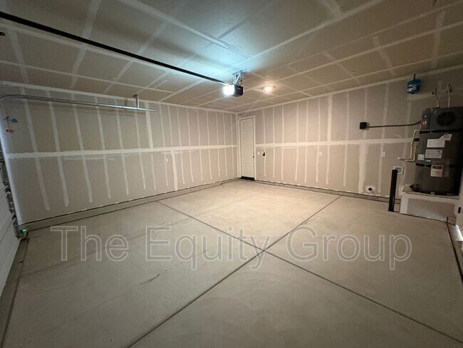 Foto del edificio - 2405 N Fontana St