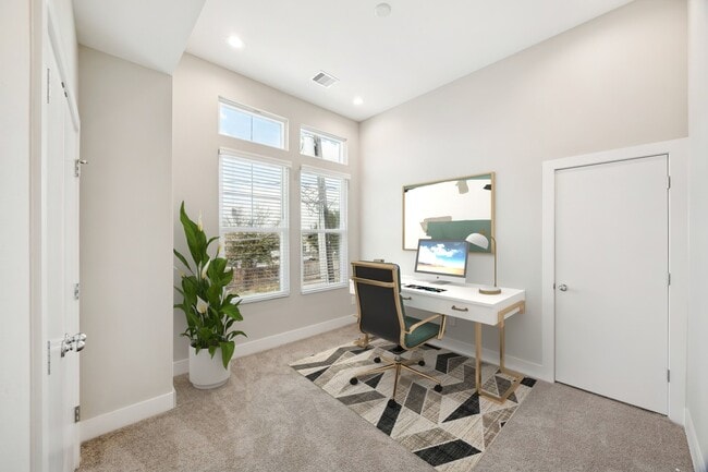 Foto del edificio - 8664 Easthaven Blvd